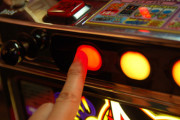 【コロナ】若者のゲーセン離れ… なんでお前等ゲーセン行かないの？【セガ】