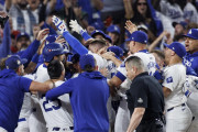 ドジャースの4年ぶりWS制覇に全米騒然！←「大谷！フレディ！おめでとう！」（海外の反応）