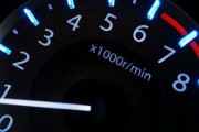 【疑問】AT車のタコメーターってどんな時に見るの？？？？？付いてても意味なくない？？