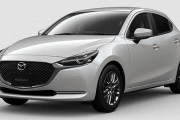 非日常を感じさせるインテリアが特徴 「マツダ2ホワイトコンフォート」発売