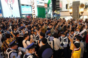 【危険】阪神優勝で大阪・戎橋が一時通行止めに、道頓堀に6人飛び込む…