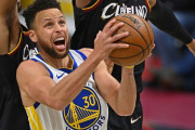 ステフィン・カリーがGSWと4年215Mで契約延長！最終年は日本円で年俸60億円超え！