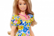 【多様性】「ダウン症のバービー人形」アメリカで発売　歯列矯正や義足のバービー人形も