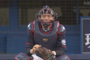 ヤクルト中村悠平(31)打率.295OPS.777(規定)WAR＋2.4(セリーグ捕手1位)←これリーグ最強捕手やろ