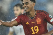 【速報】サッカースペイン代表、16歳の怪物が現れるwww