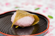 和菓子協会「桜餅の葉っぱ食べないで！！」