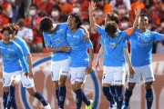 横浜FC、小川＆渡邉ゴールで新潟に快勝し首位に返り咲き！町田は2連勝で5位浮上！徳島は群馬に勝利！金沢は大宮に勝利　J2第23節（関連まとめ）