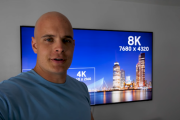 テレビ画質の最高峰 "8K"を、壁掛けとして実際に取り付けてみた　海外の反応
