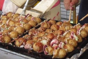 パチ屋の換金所付近でたこ焼きとか売ってる奴いるじゃん？