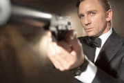 人気スパイ映画「007」で使用された小道具の拳銃5丁が盗難…英の収集家宅からS＆Wマグナム、ワルサーPPKが！