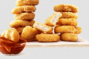 【朗報】マクドナルドが4月21日からナゲット15ピースを30%OFF！不二家とも初コラボ