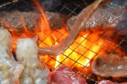 【悲報】焼肉通「焼肉についてるレモンは肉にかける為ではありません、網に塗るものです」