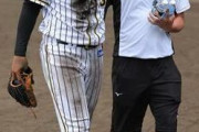 阪神・井上が左足負傷か　練習途中に球場を去る