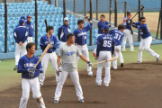 中日野手、負け試合の鬱憤を素振りで晴らす！！監督見守る中、50分素振り！！