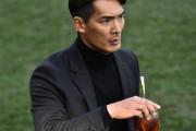 ◆悲報◆藤枝監督槙野智章さん、試合中にマテ茶飲んでイチャモンつけられてしまう🤔