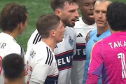 MLSで珍事！審判との衝突が失点の起点に…GK高丘陽平も猛抗議⇒まさかの"オフサイド"判定でゴール取り消し
