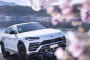 【悲報】ランボルギーニで1番人気の車…SUV