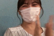 【乃木坂46】喜び方がカワイイ柴田柚菜.gif 首筋がセクシー