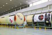 三菱重工、H-IIAロケット42号機のコア機体を出荷…7月にUAE火星探査機を打ち上げ！