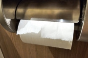 【警告】TOTO『トイレットペーパーで便座を拭くな！理由がこれ！！』→