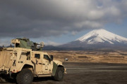 米海兵隊第31海兵遠征隊、日本のキャンプ富士で50口径機関銃搭載のJLTVなどを使用して即応訓練を実施！
