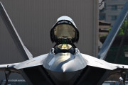 「世界最強の戦闘機」が東京に？横田基地日米友好祭でF-22ラプターを地上展示…19日まで開催中！