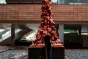 中国政府　香港大学に設置される天安門民主化デモの銅像を撤去　関係者を逮捕し天安門を無かったことに