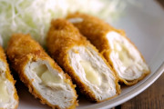 海外「たっぷりチーズがおいしい揚げ物」ささみチーズカツの作り方