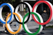政府「五輪を中止にしたら、コロナ封じ込めに失敗したみたいな印象になる」