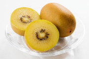 彡(^)(^)「ゴールデンキウイなんてアホらし！グリーンのでええやろ！」