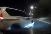 【動画】煽り運転で幅寄せ→自爆した車の動画が話題