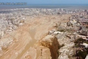 【衝撃】リビアの洪水、ビルの7Fまで水が押し寄せていた。死者は2万人超か
