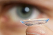 「ズーム機能付きコンタクトレンズ」の開発に成功