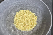 俺が考えた最近ハマってるインスタントラーメンの食べ方教えて良い？