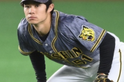 「何回観ても鳥肌立つ」阪神・中野拓夢が離れ業のファインプレー！岡田監督のリクエストでセーフ判定覆りファン大反響