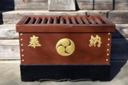 神社「賽銭に1円玉入れるのやめろ。全部銀行に手数料で取られる」