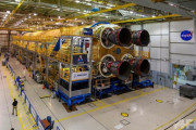 【宇宙】全長６５メートル、NASAの大出力ロケットSLS完成