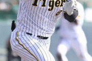 阪神の「4番」佐藤輝が第1打席に左前適時打　新庄BIGBOSSに負けない「存在感」示した