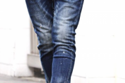 【悲報】青いジーパン、もう完全におっさんしか履いてない…