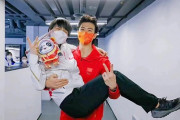 【朗報】羽生結弦くん、中国のハンサムな選手に「お姫様抱っこ」をしてもらうｗｗｗｗｗｗ