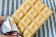チョコモナカジャンボ←どうやっても袋から出した時点で破片が散らばる
