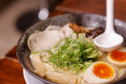 ラーメン店「1杯1000円以上は高いと考えるのは時代遅れのジジイ　町中華の安さを求める化石頭」