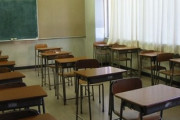 今日、小学生の子供が顔を真っ赤にしながら帰ってきた　あんな担任教師がいる学校にもう行かせたくない