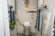 【悲報】国際宇宙ステーションのトイレ、動かなくなってしまう