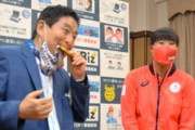 メダルかじりの河村市長、表敬訪問中の会話が終始気持ち悪い。後藤選手よく耐えたな