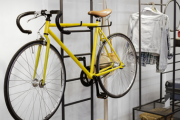 ロードバイク乗りってなんで家の中にロードバイク飾ってるの？