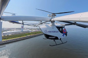 国産の空飛ぶクルマ「SKYDRIVE」機体搭載カメラの映像を初公開…万博で海上デモフライトを披露！