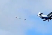 【動画】ロシアの空挺兵、パラシュートが開かずに墜落してしまう。