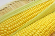嫁が「corn」の綴りがわからなかったことに驚いた。→ネットでは「嫁さんは中卒？」という声が…