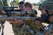 陸上自衛隊、豪州における米豪軍との実動訓練「サザン・ジャッカルー21」に参加…狙撃及び市街地戦闘訓練を実施！